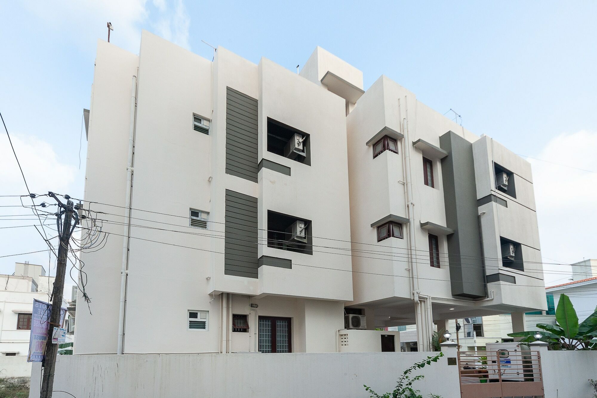Hotel Oyo 29276 Rithikha Blossoms